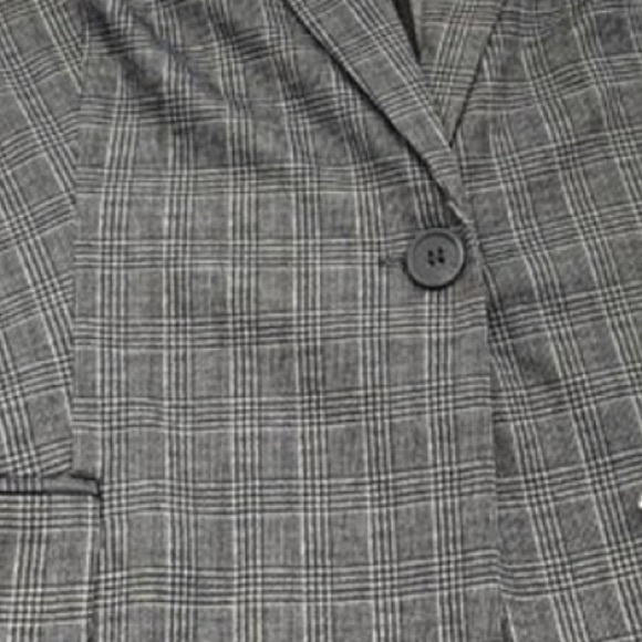 ADRIANNA PAPELL Ponte Knit
Jacquard Plaid Black Gray Size
Medium Jacket Coat - Picture 7 of 8